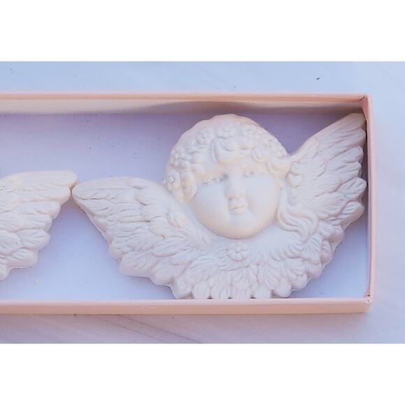 Vintage Saks Cherub Soap Gift Set Angelcore NIB - Picture 6 of 8
